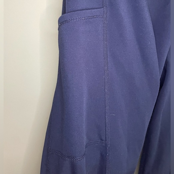 Lilly Pulitzer UPF 50+ Luxletic 24” Weekender Leggings - Picture 8 of 15